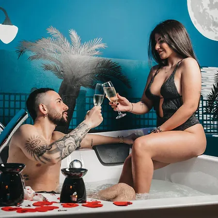 Moon - Centro - Vasca Idromassaggio * Taranto