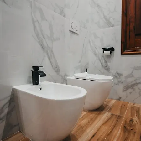 Moon - Centro - Vasca Idromassaggio * Tarento